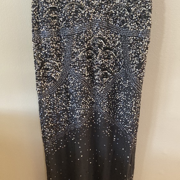 Aidan Mattox beaded and sequin Gown - Picture 3 of 10
